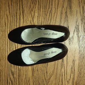Easy Street low heels in black 7 narrow